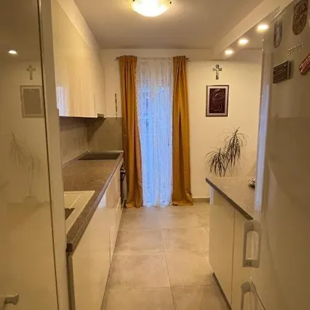 Glad Apartment *