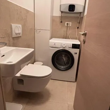 Glad Apartment *